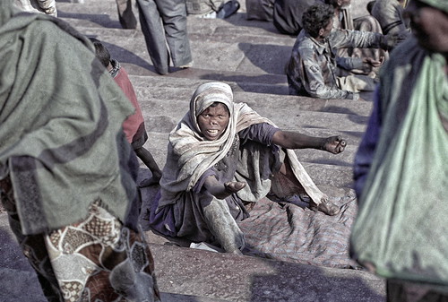 INDIA047/ A mother, a leper.